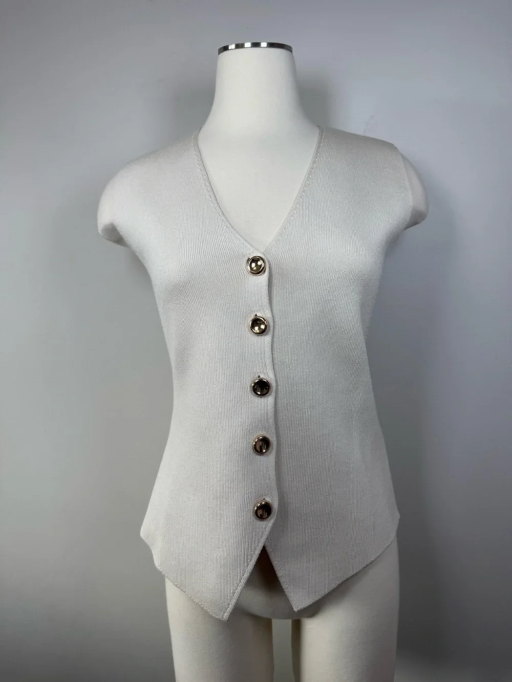 Zara Ivory V-Neck Sleeveless Knit Top with Gold Buttons Medium - Picture 1 of 7